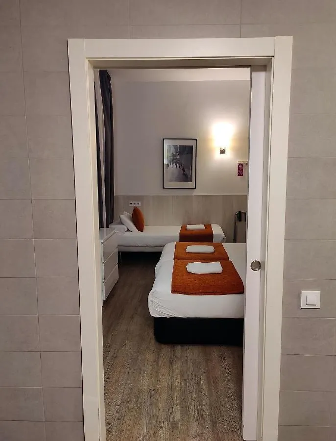 Hostal Live Барселона