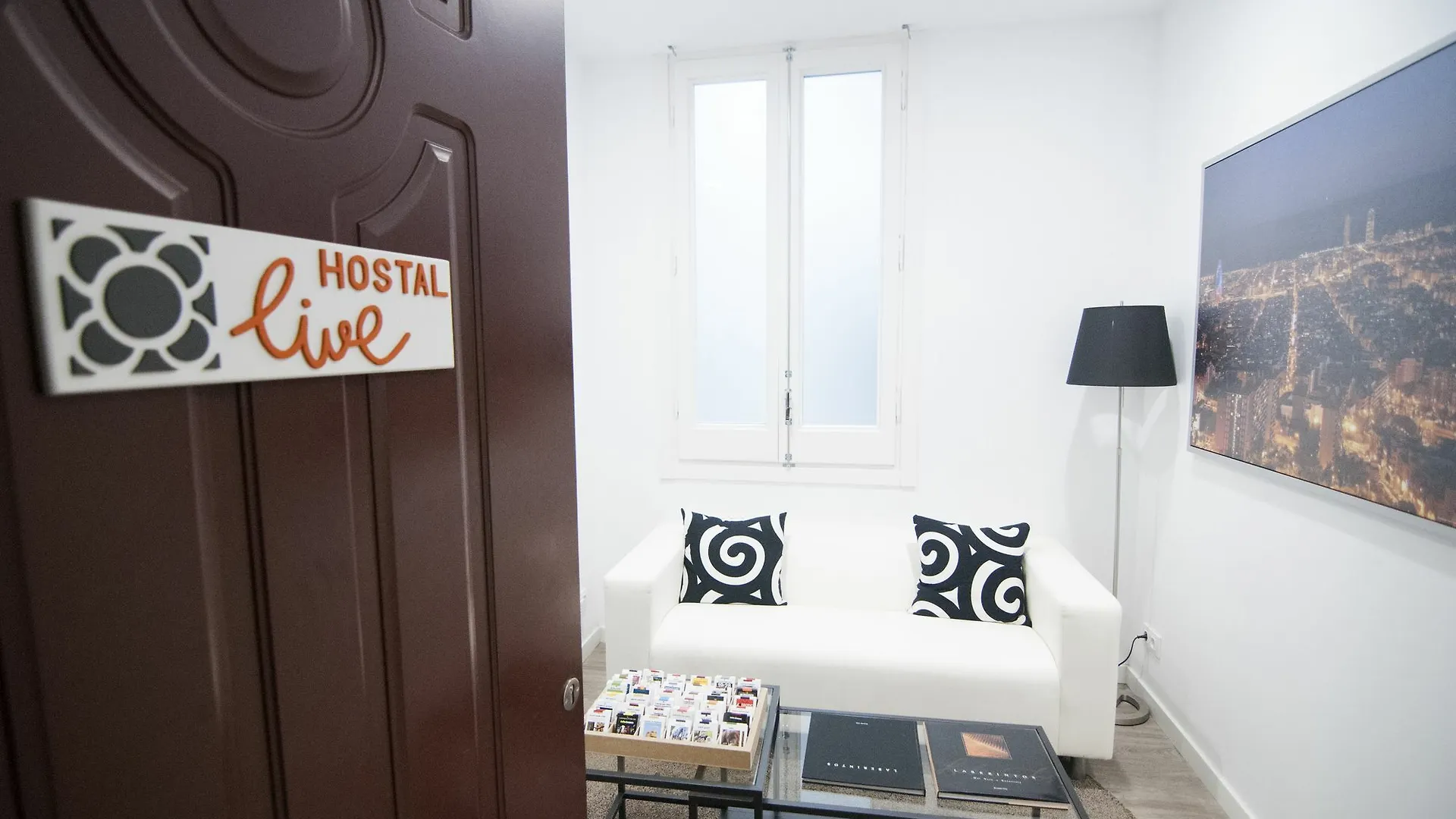 Hostal Live Барселона