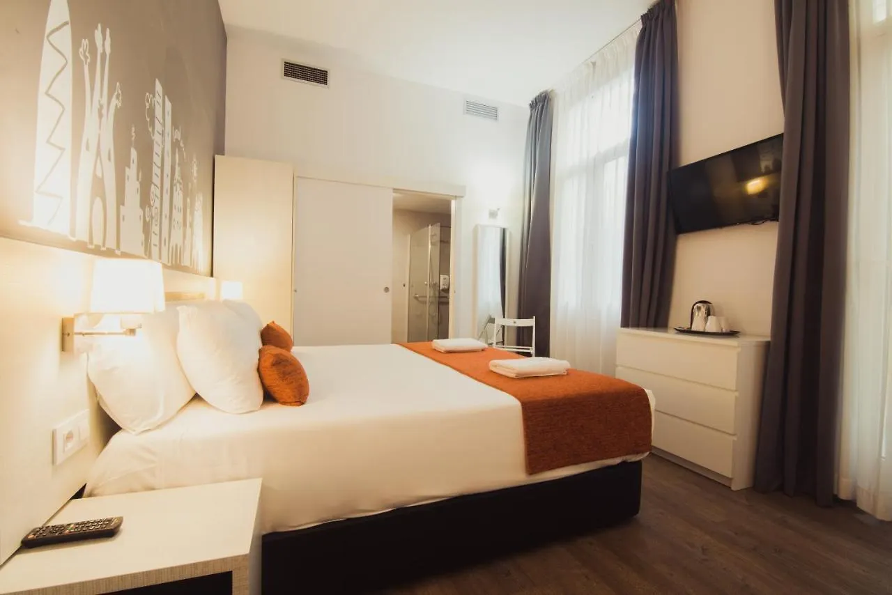 ** Гостевой дом Hostal Live Барселона Испания