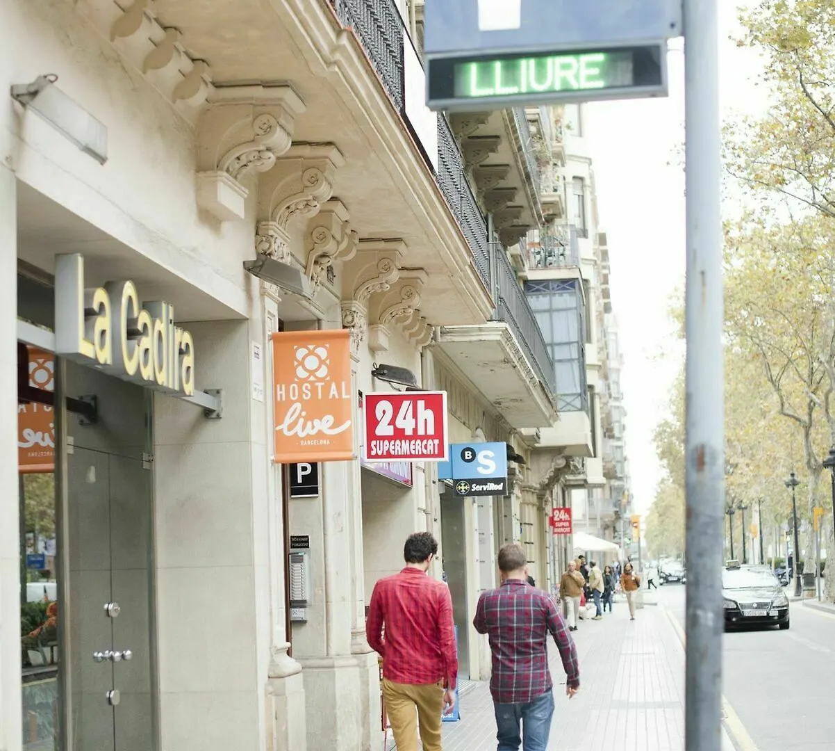 بيت ضيافة هوستال لايف برشلونة 2*,  إسبانيا